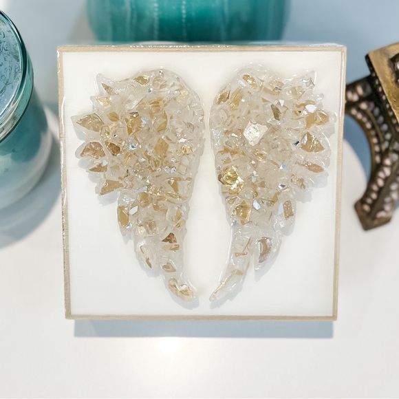 Elegant hand made angel wing glass art block - Picture 3 of 5